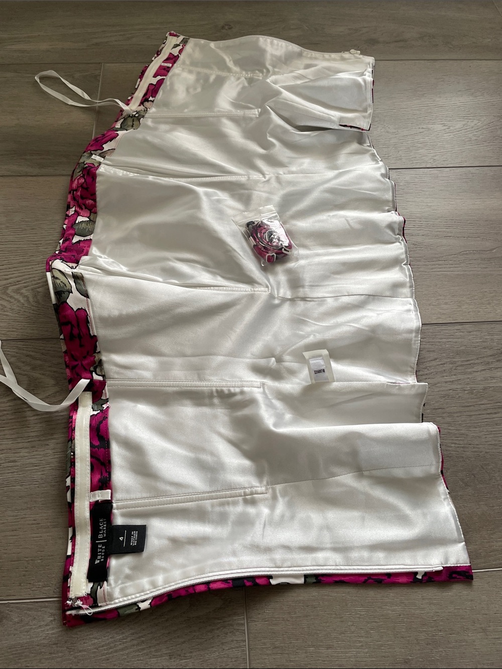 White House Black Market Strapless Floral Peplum Top in Fuchsia and White - Picture 7 of 11